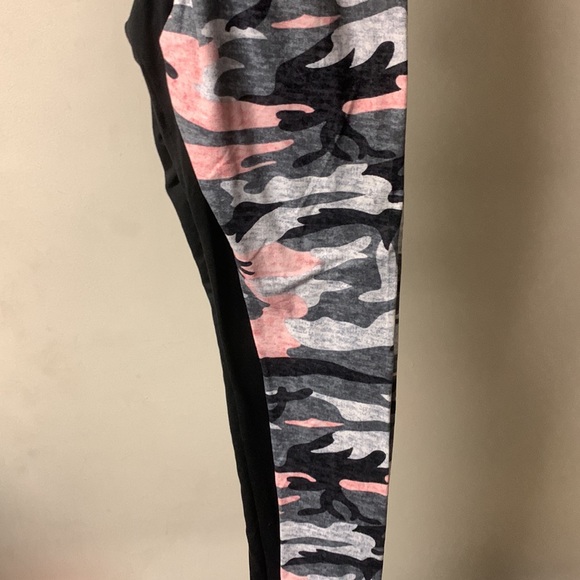Two Soft Kiss Leggings for 1 Price! - Medium - Picture 4 of 5
